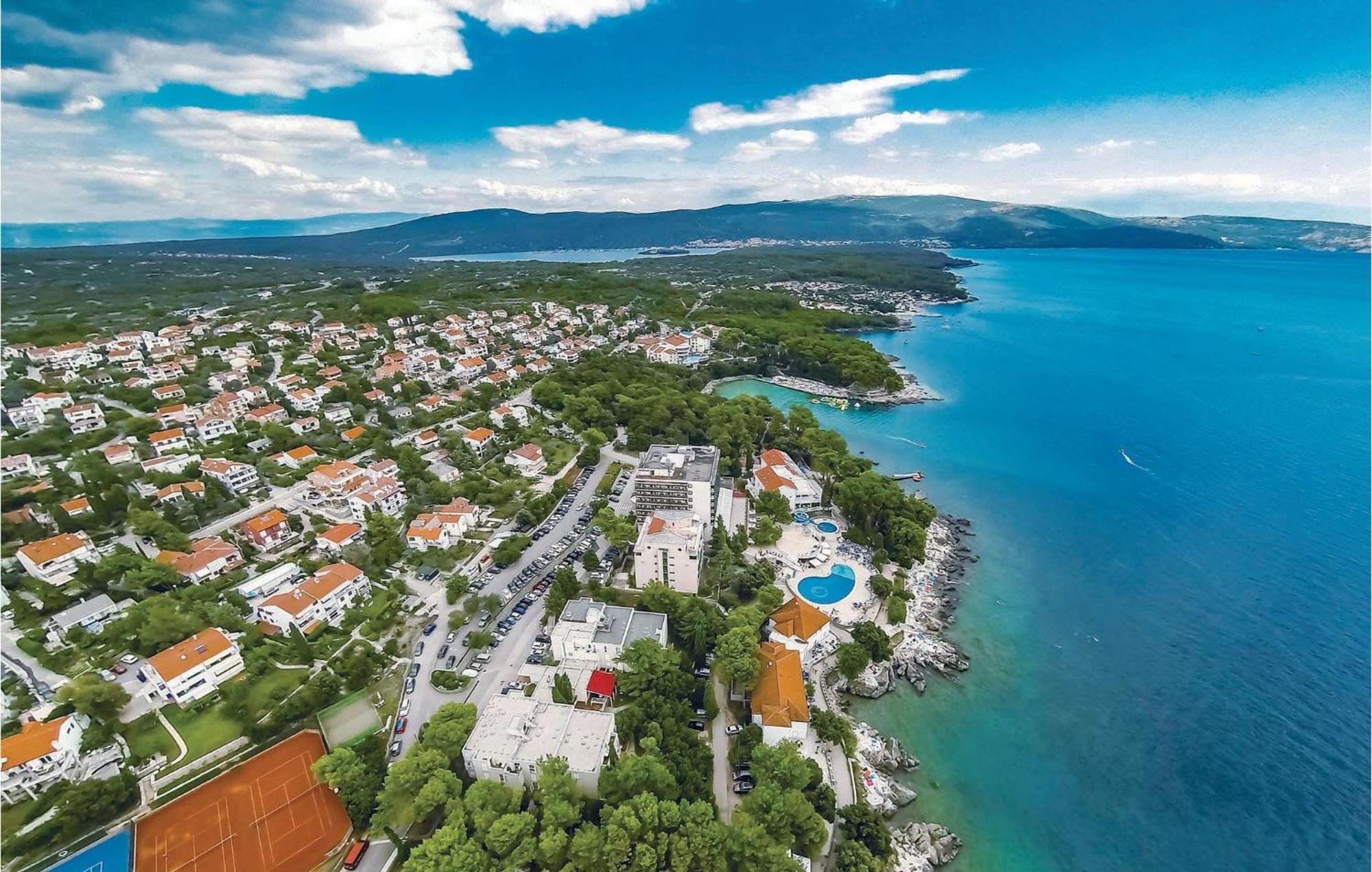 1 Bedroom Awesome Apartment In Malinska Εξωτερικό φωτογραφία